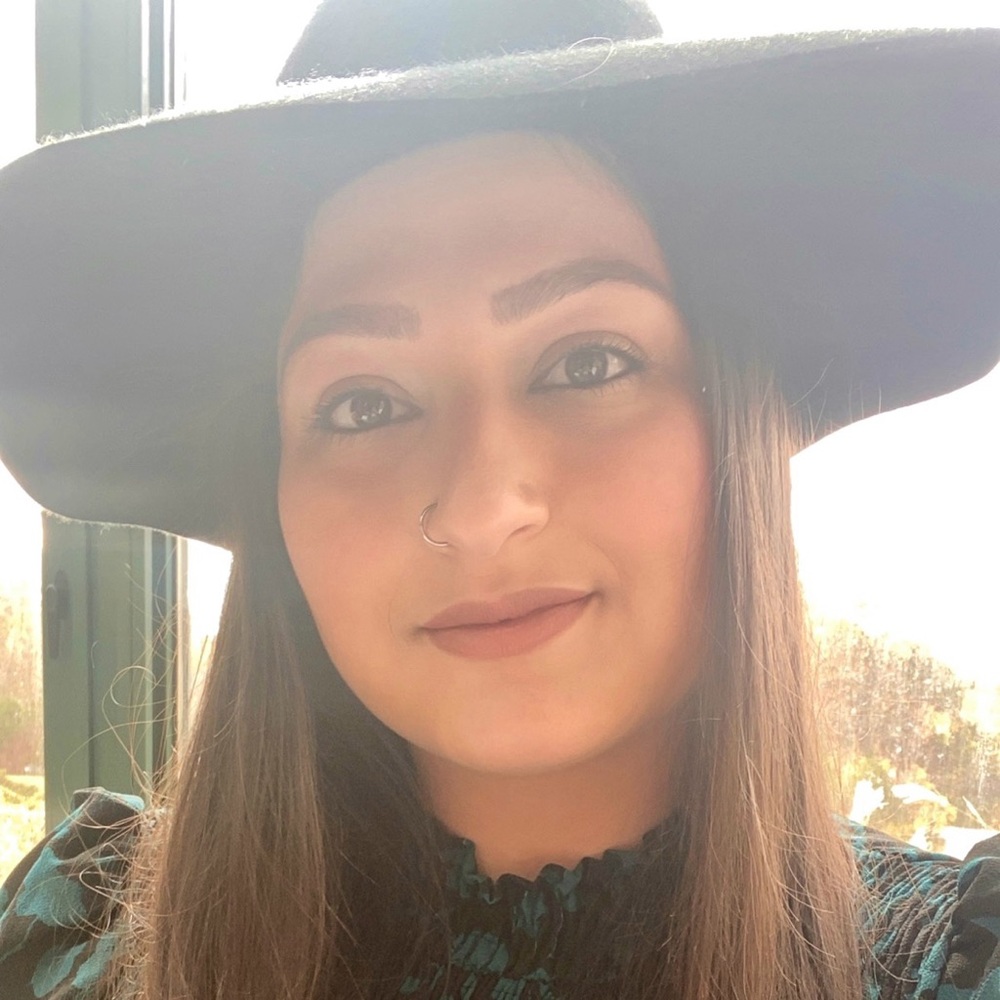 Meet your Posher, Alisar